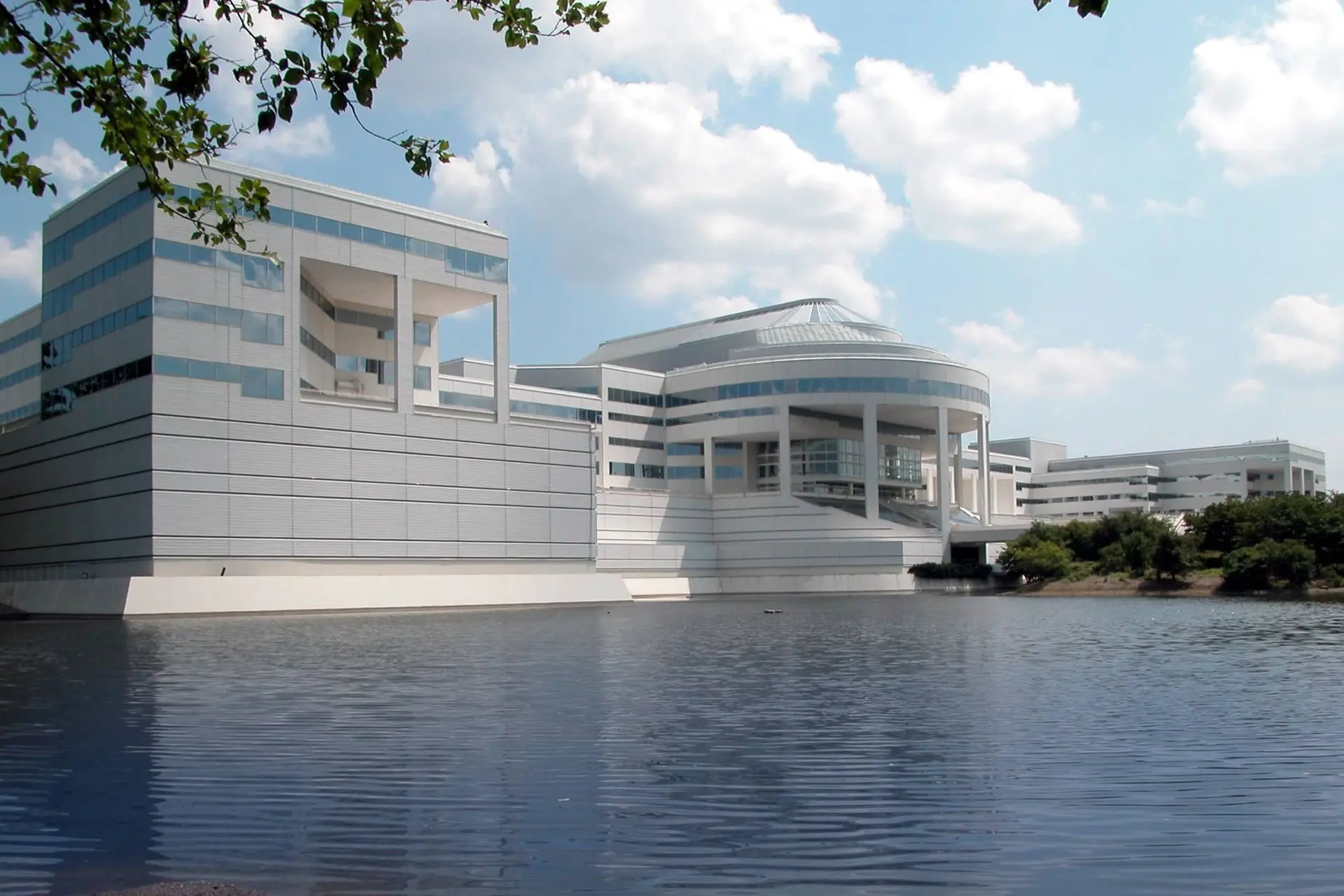 800 Westchester Avenue seen across its lake